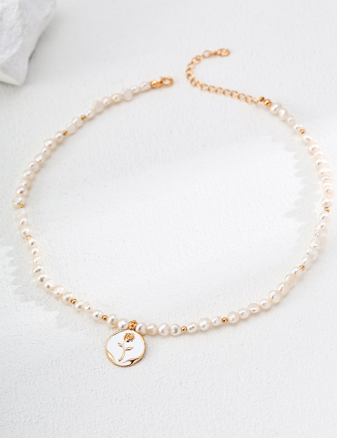 Elegant 925 Sterling Silver Natural Pearl Necklace with Rose Pendant