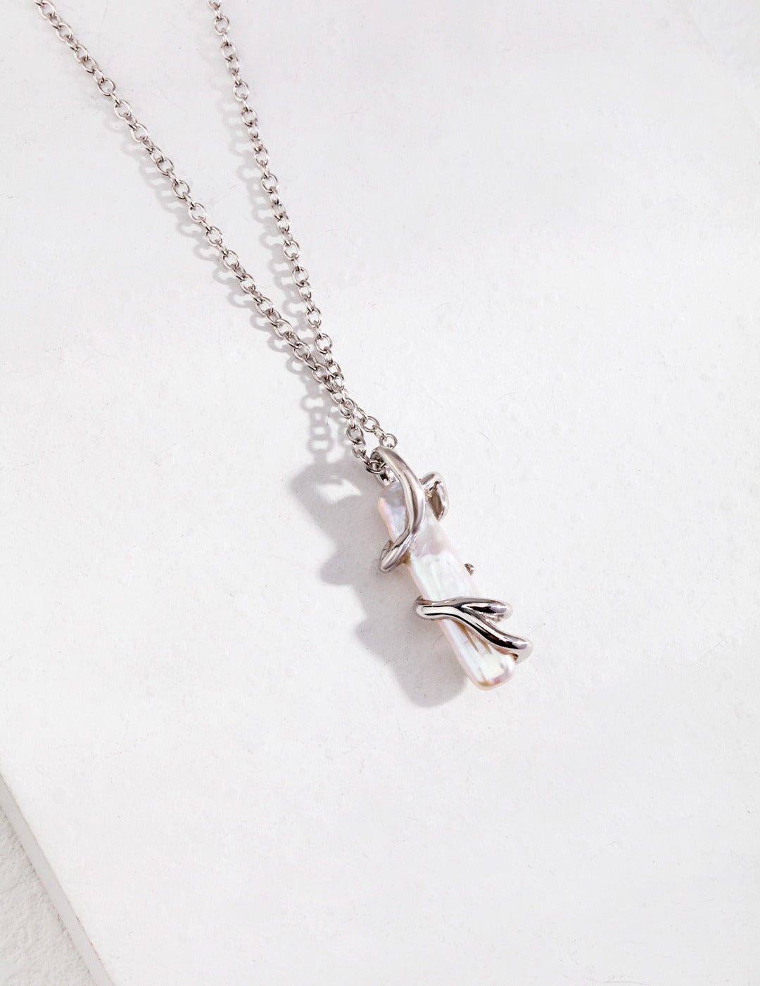 Vintage Gold Pearl Pendant Necklace